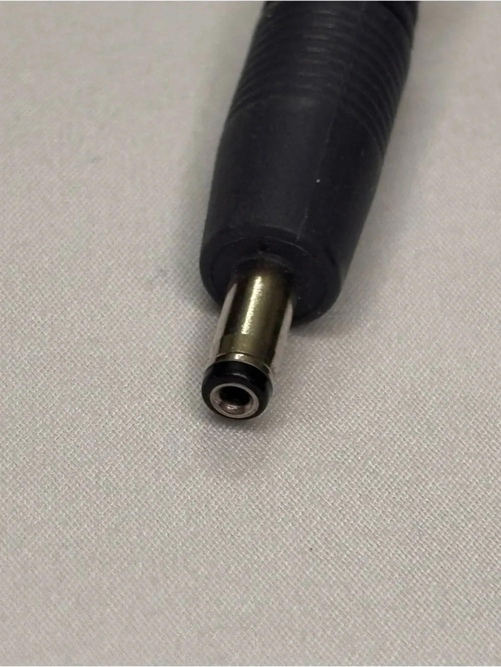 Belkin Black Car Power Adapter with DC Barrel Plug